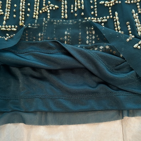 Cache green dress with gold beads - Picture 10 of 11